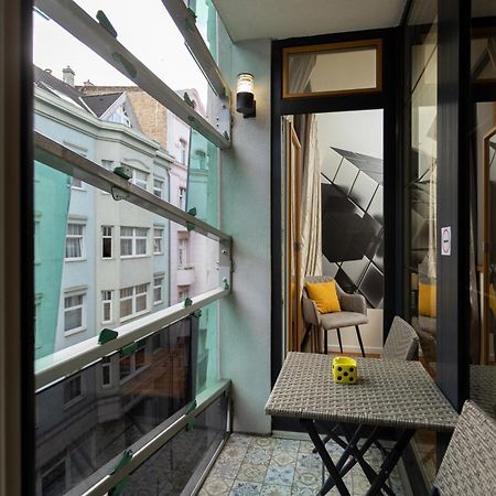 Downtown Cube Apartment Budapest Bagian luar foto