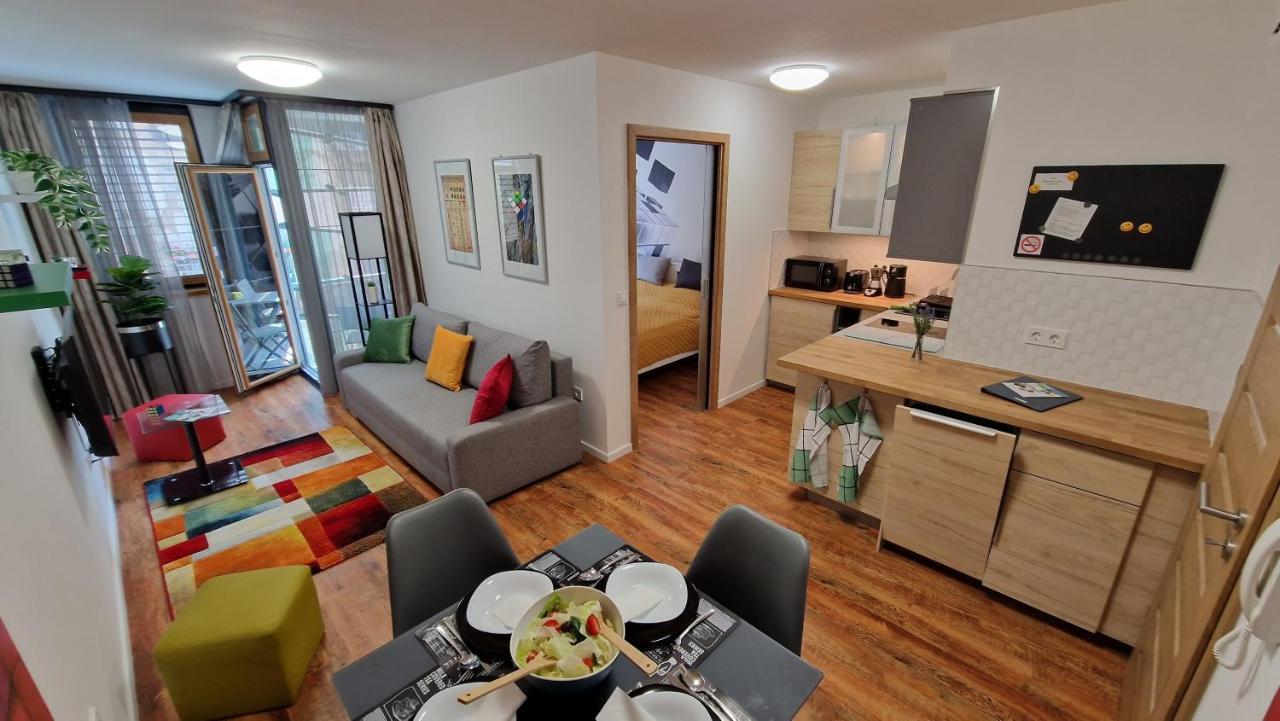 Downtown Cube Apartment Budapest Bagian luar foto