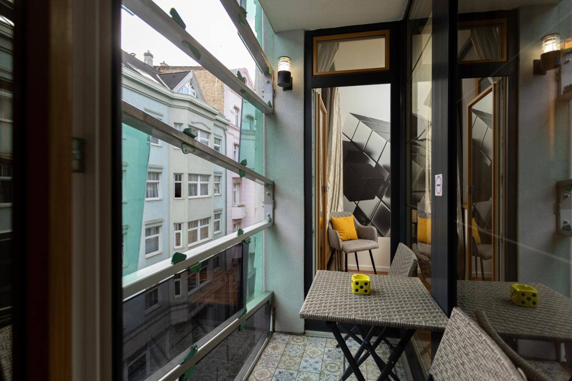Downtown Cube Apartment Budapest Bagian luar foto