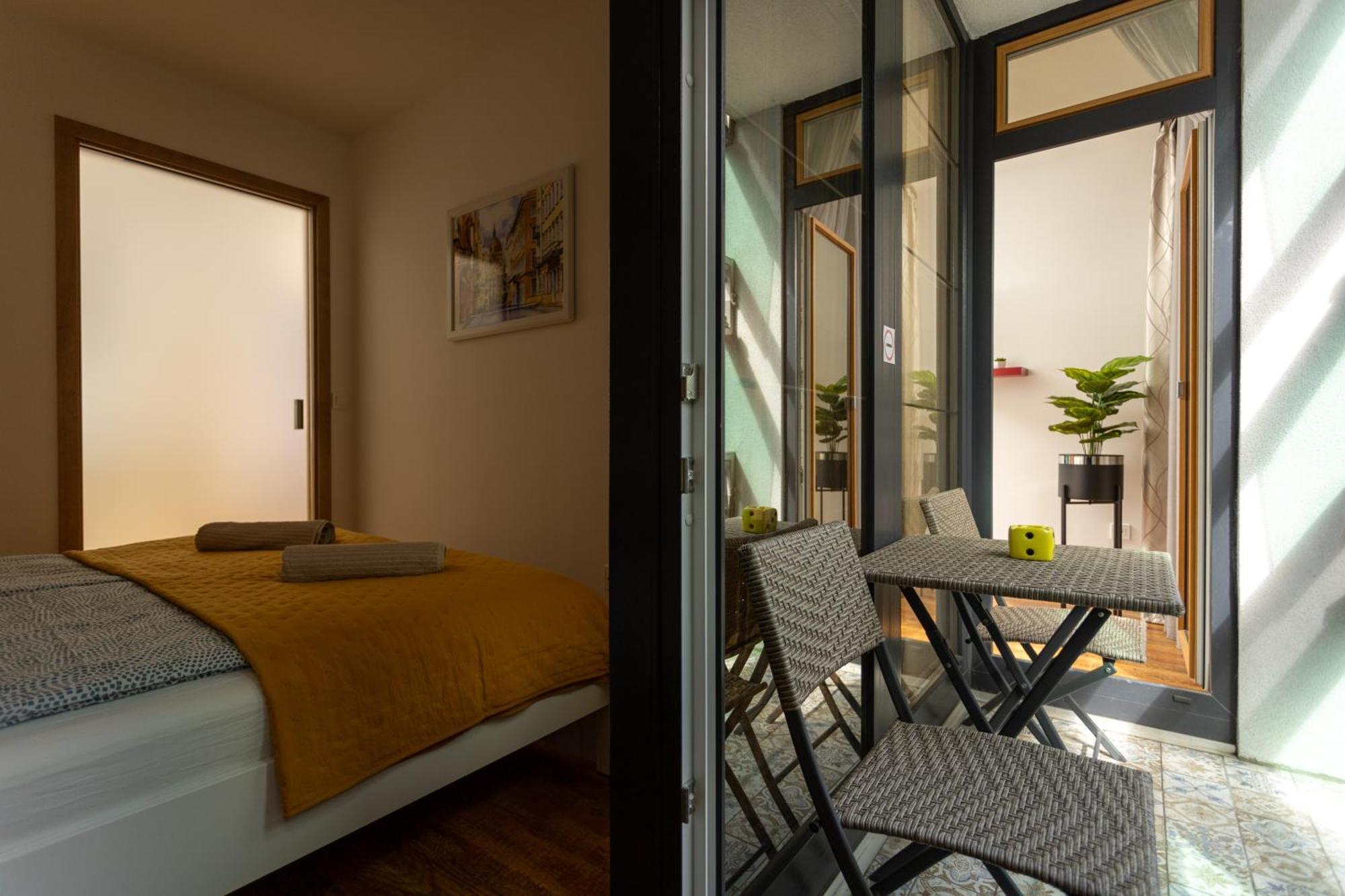Downtown Cube Apartment Budapest Bagian luar foto