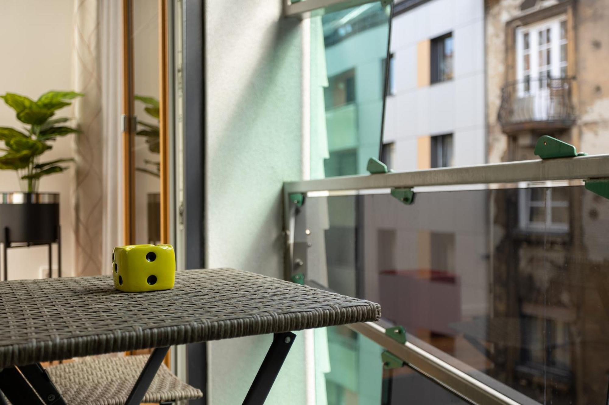 Downtown Cube Apartment Budapest Bagian luar foto