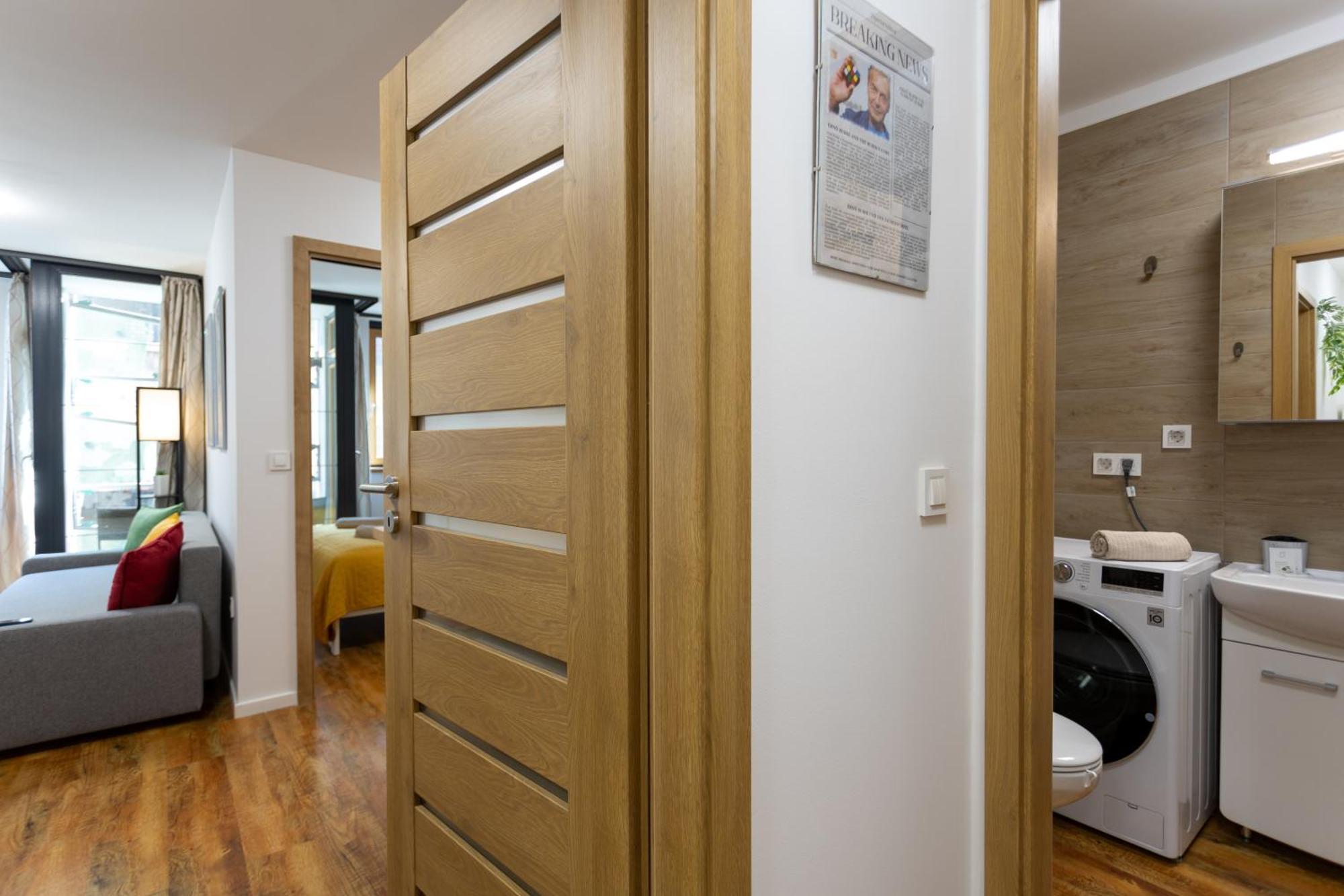 Downtown Cube Apartment Budapest Bagian luar foto