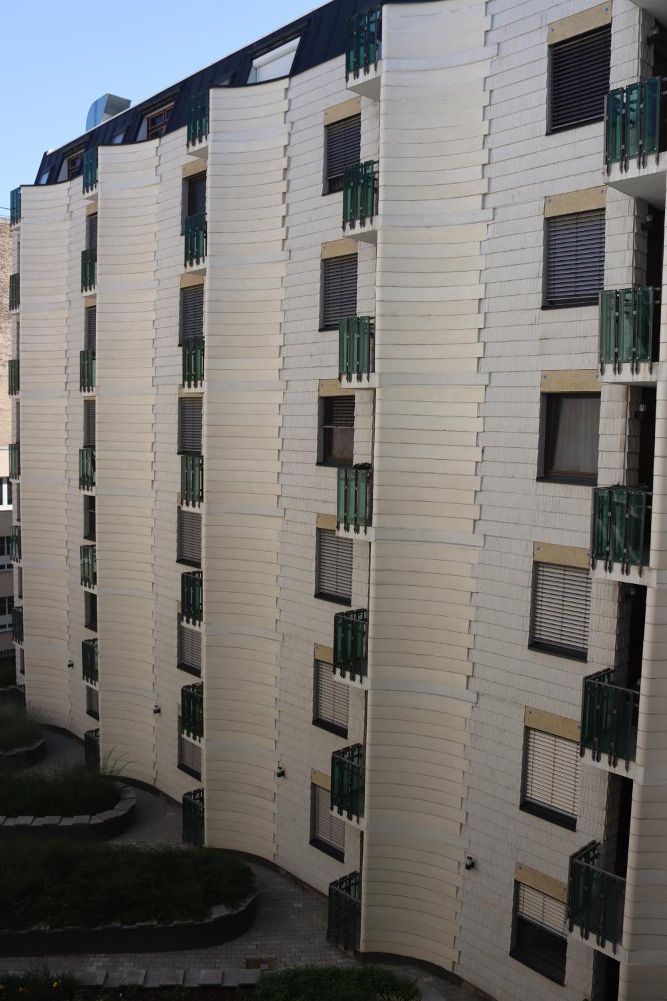 Downtown Cube Apartment Budapest Bagian luar foto